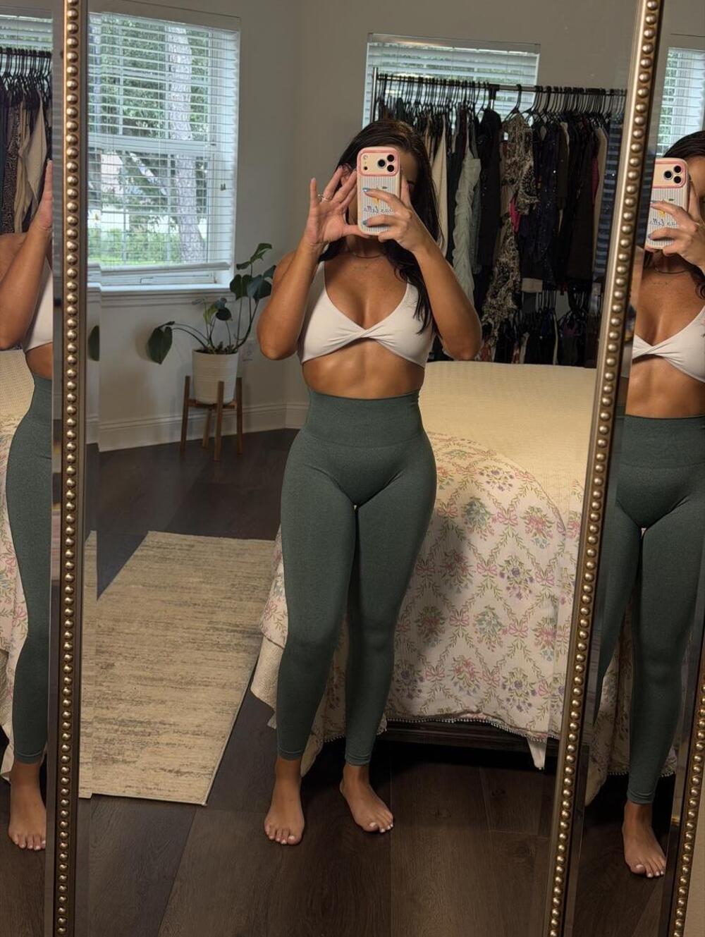 NVGTN Contour Seamless Scrunch Leggings Green High Waisted Butt Lift Size Small - Picture 4 of 8